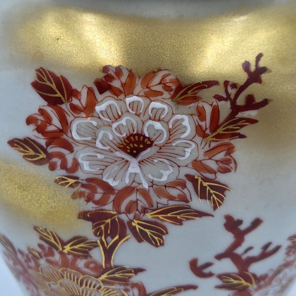 Kutani Peacock & Peony Covered Vase From the Meiji Period - Picture 5 of 13